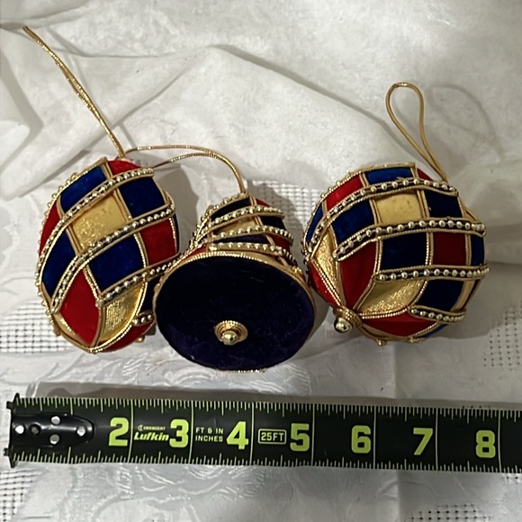 Velvet beaded Christmas Ornaments bell, round, oval shaped x 3 - Picture 4 of 5